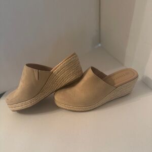 Clogs by Tinstree beige size 6